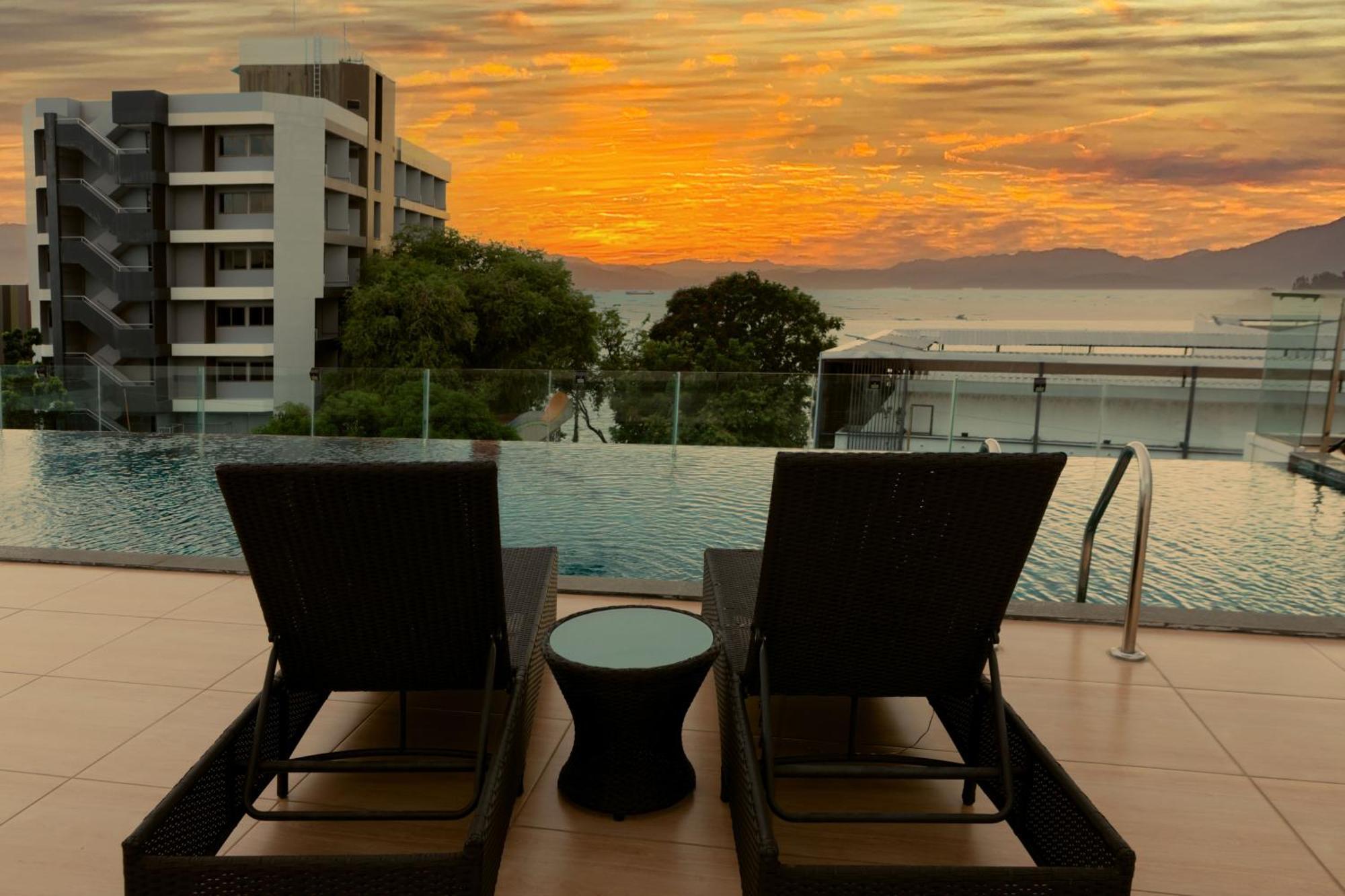 Karin Hotel & Service Apartment - Sha Extra Plus Si Racha Luaran gambar